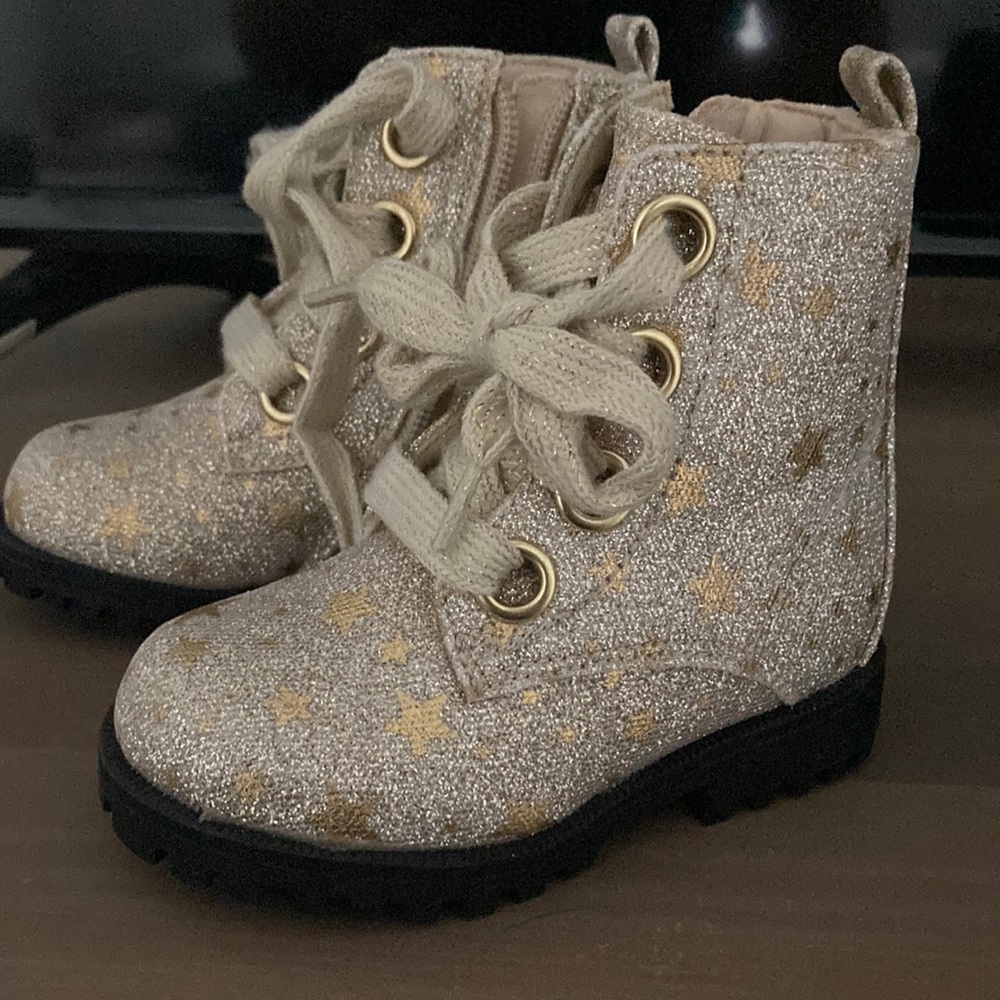Toddler Gold Star Sparkle Boots size 5, Brand New
